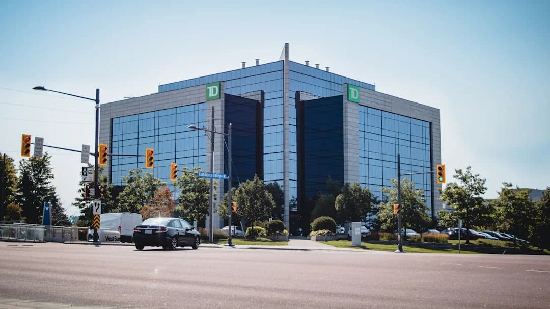 Cover Image for Sustainable Data Center Trends in Toronto Vancouver Montreal